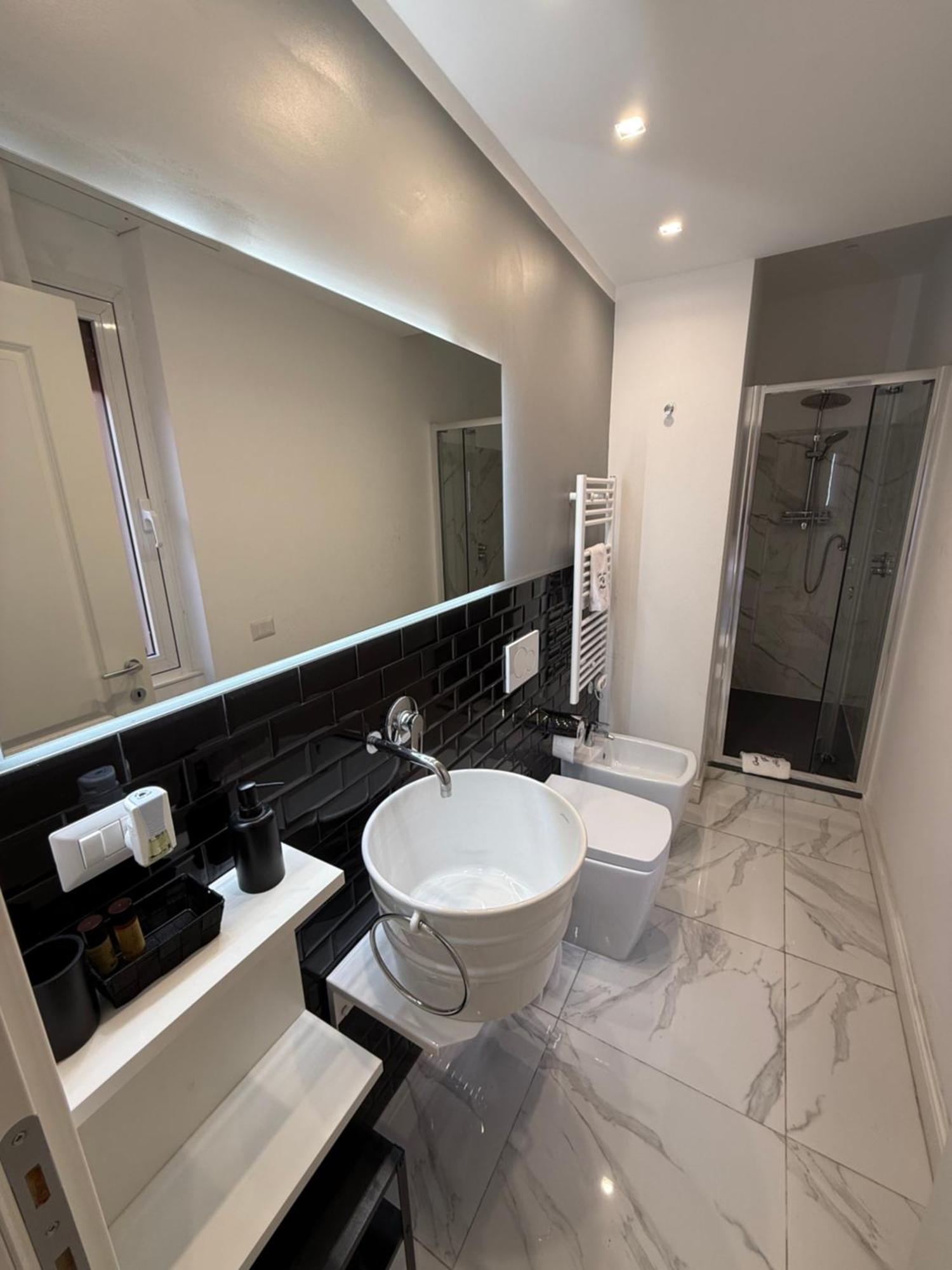 Flyhouse Fiumicino Bed & Breakfast ภายนอก รูปภาพ