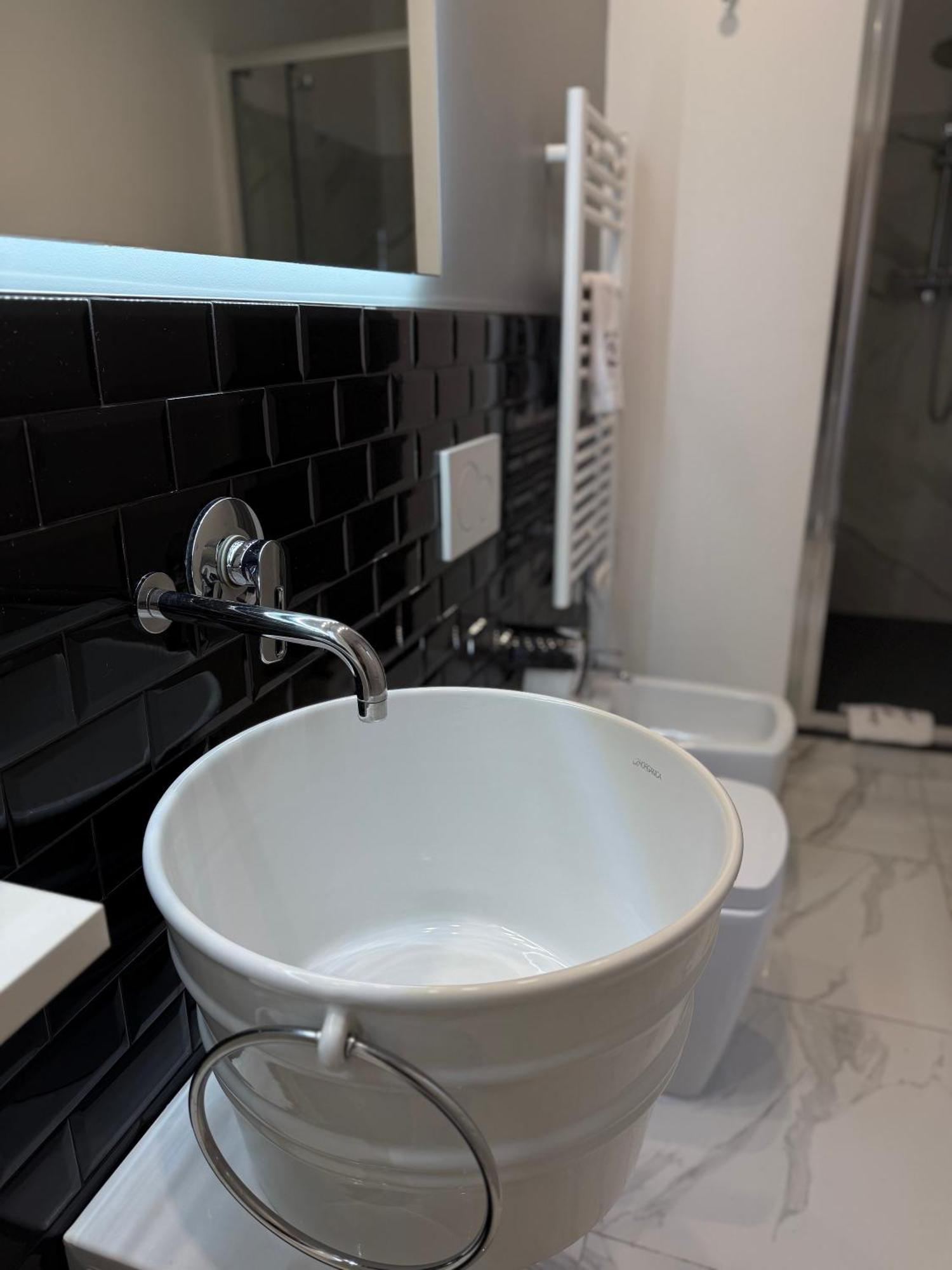 Flyhouse Fiumicino Bed & Breakfast ภายนอก รูปภาพ