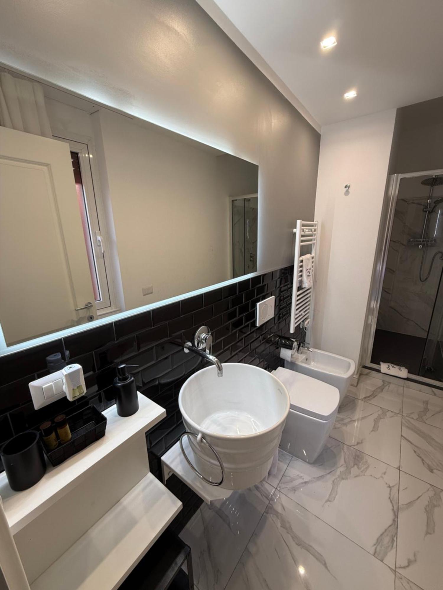 Flyhouse Fiumicino Bed & Breakfast ภายนอก รูปภาพ
